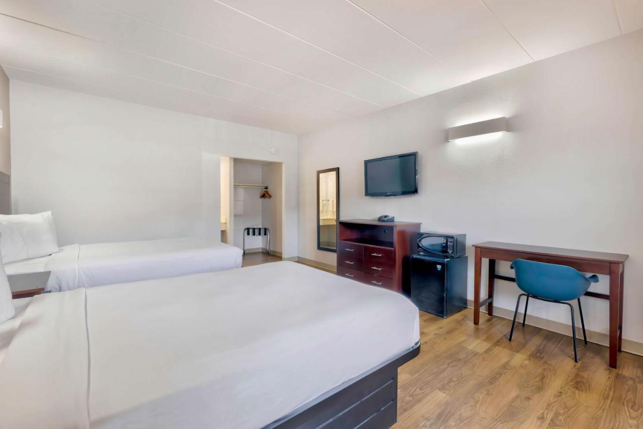 Motel 6-Falls Church, Va - Arlington Boulevard ภายนอก รูปภาพ