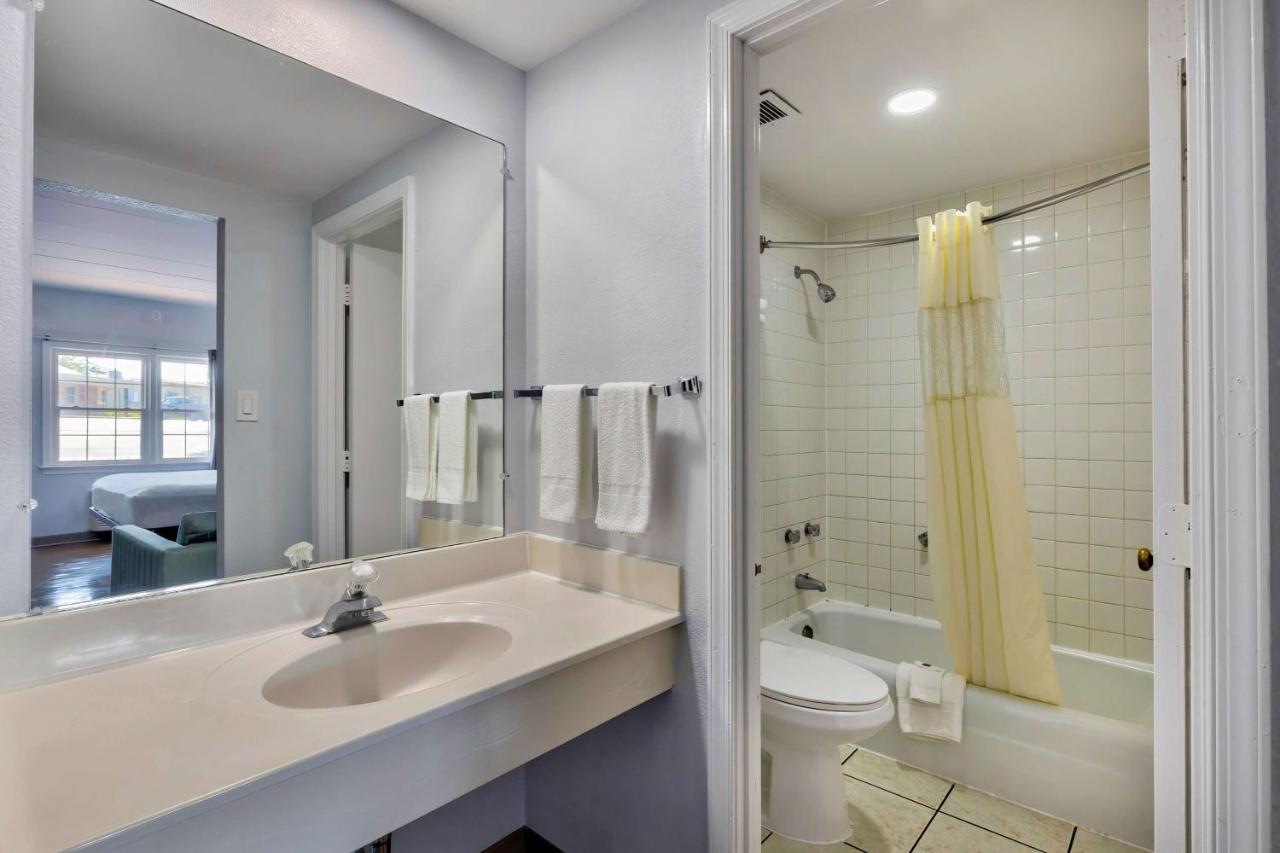 Motel 6-Falls Church, Va - Arlington Boulevard ภายนอก รูปภาพ