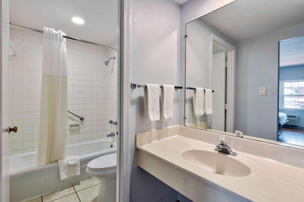 Motel 6-Falls Church, Va - Arlington Boulevard ภายนอก รูปภาพ